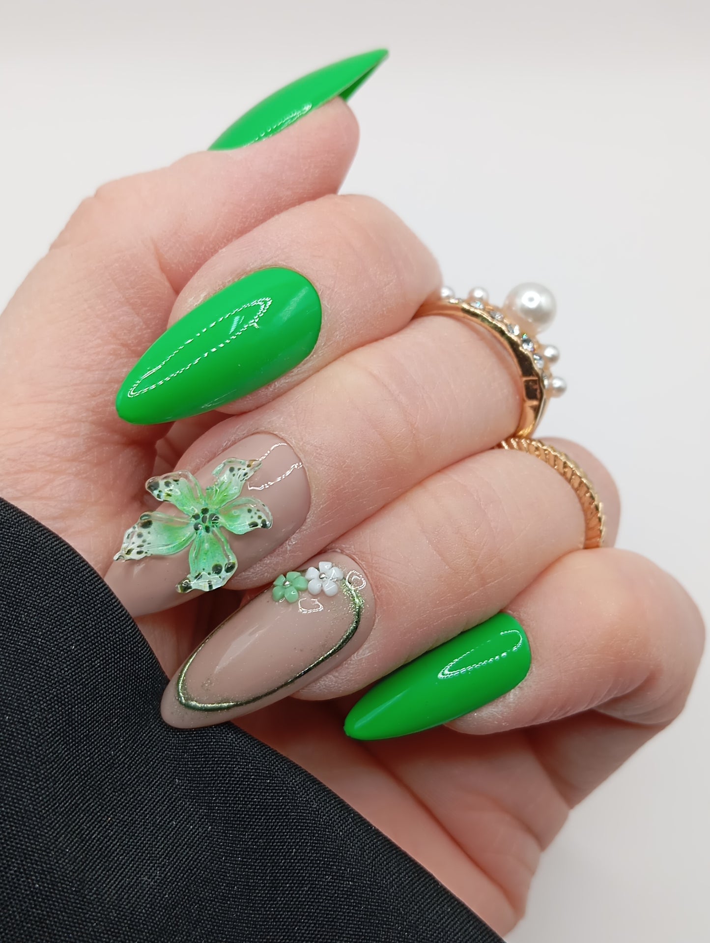 Press-On Nails "LIME FLOWER 3D"