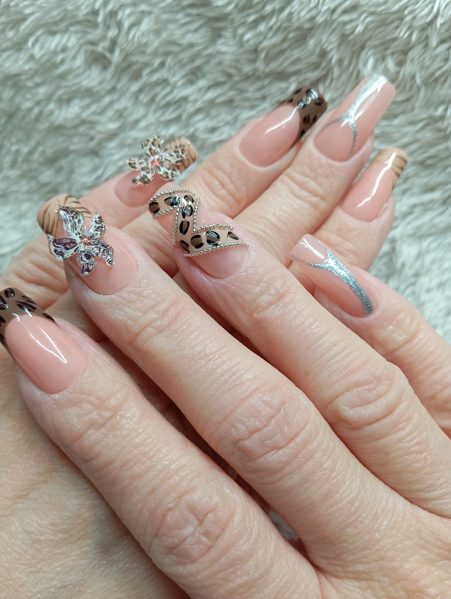 Press on nails Wild Blossom
