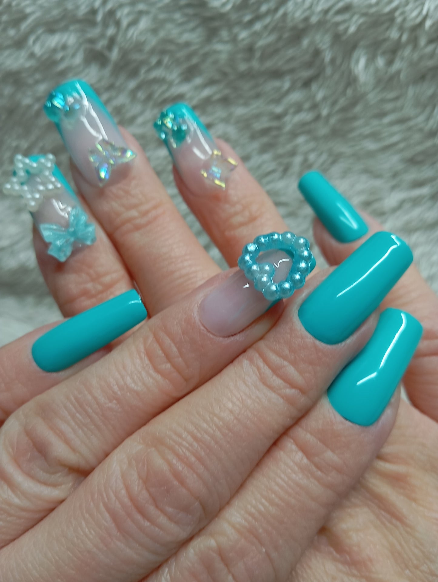 Press on nails Lagoon Pearl