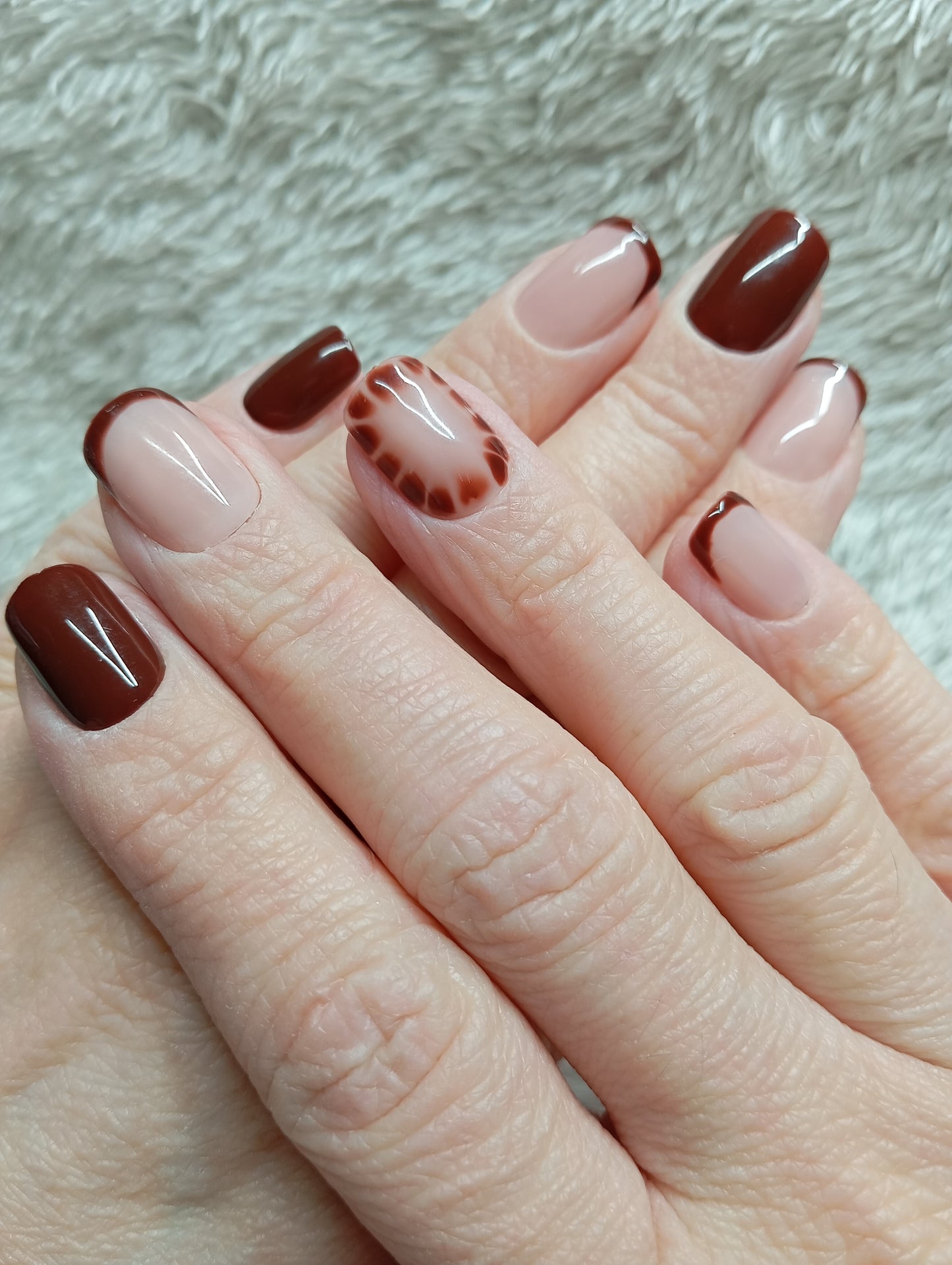 Press On Nails – Chocolate Nude French