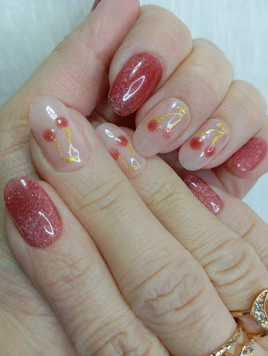 Press-on Nails "Cerises Scintillantes"