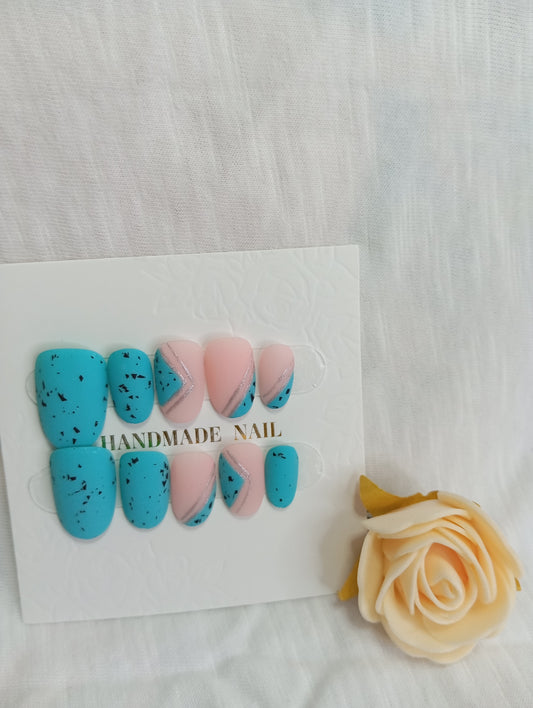 Press-on Nails "Géométrie Turquoise "