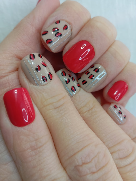 Press-on Nails "Félin Passion"