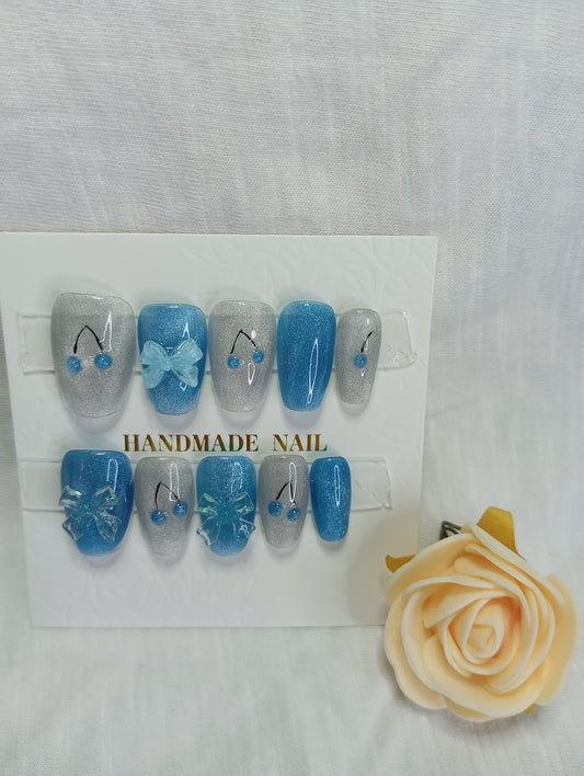 Press-on Nails "Fleurs de Givre"