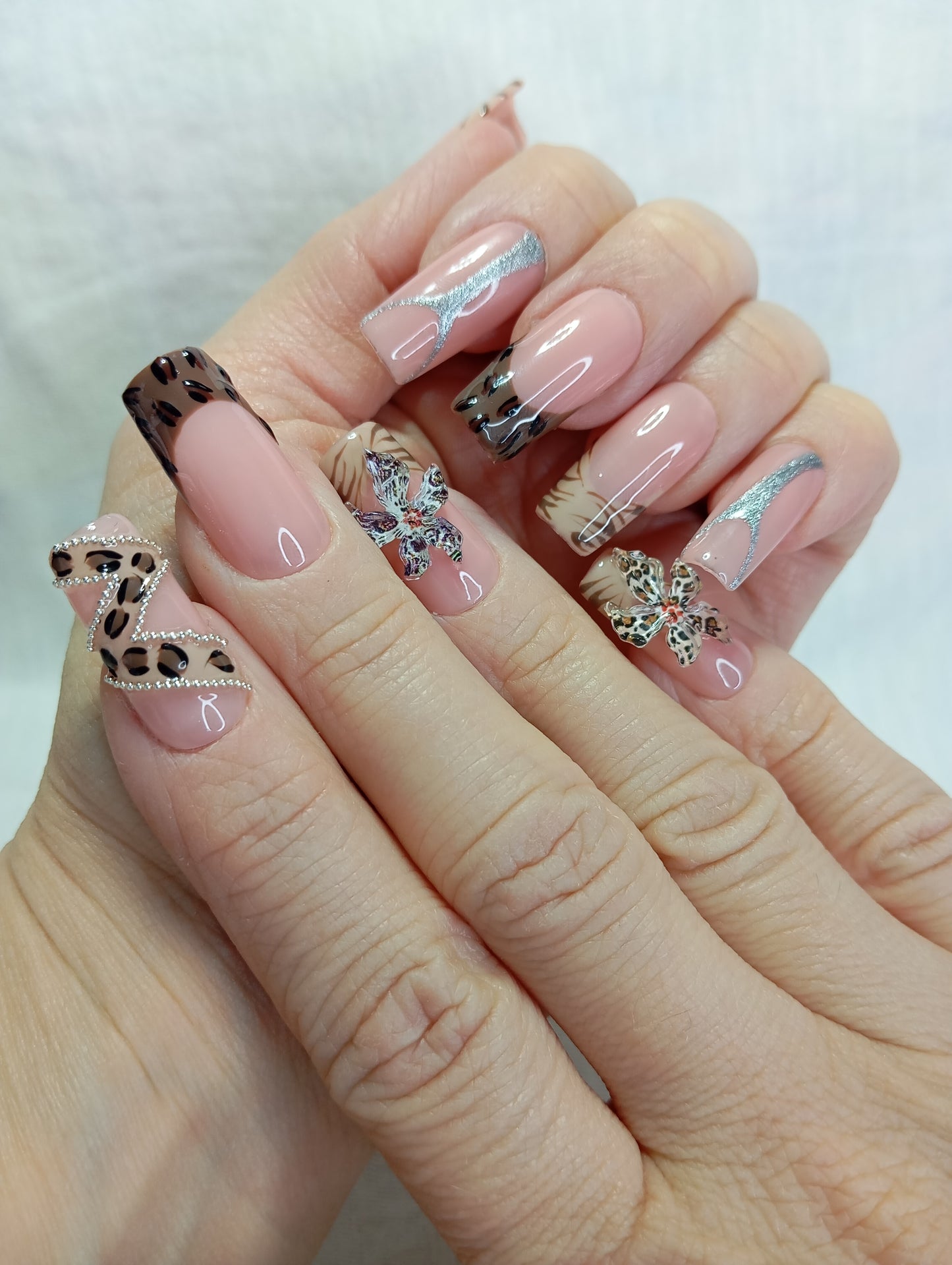 Press-on Nails "Léopard Chic Chocolat"