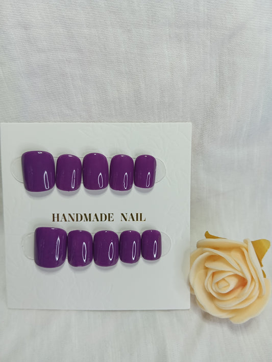 Press-on Nails "Violet Profond Laqué"