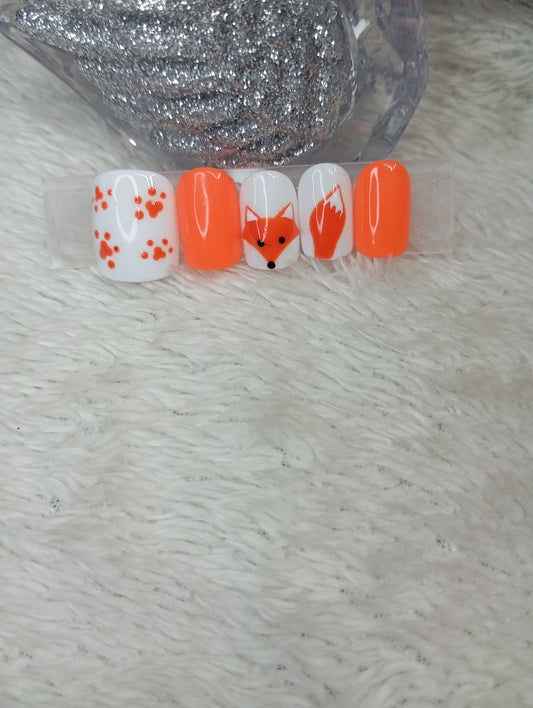 “Foxy Cute” – Press On Nails