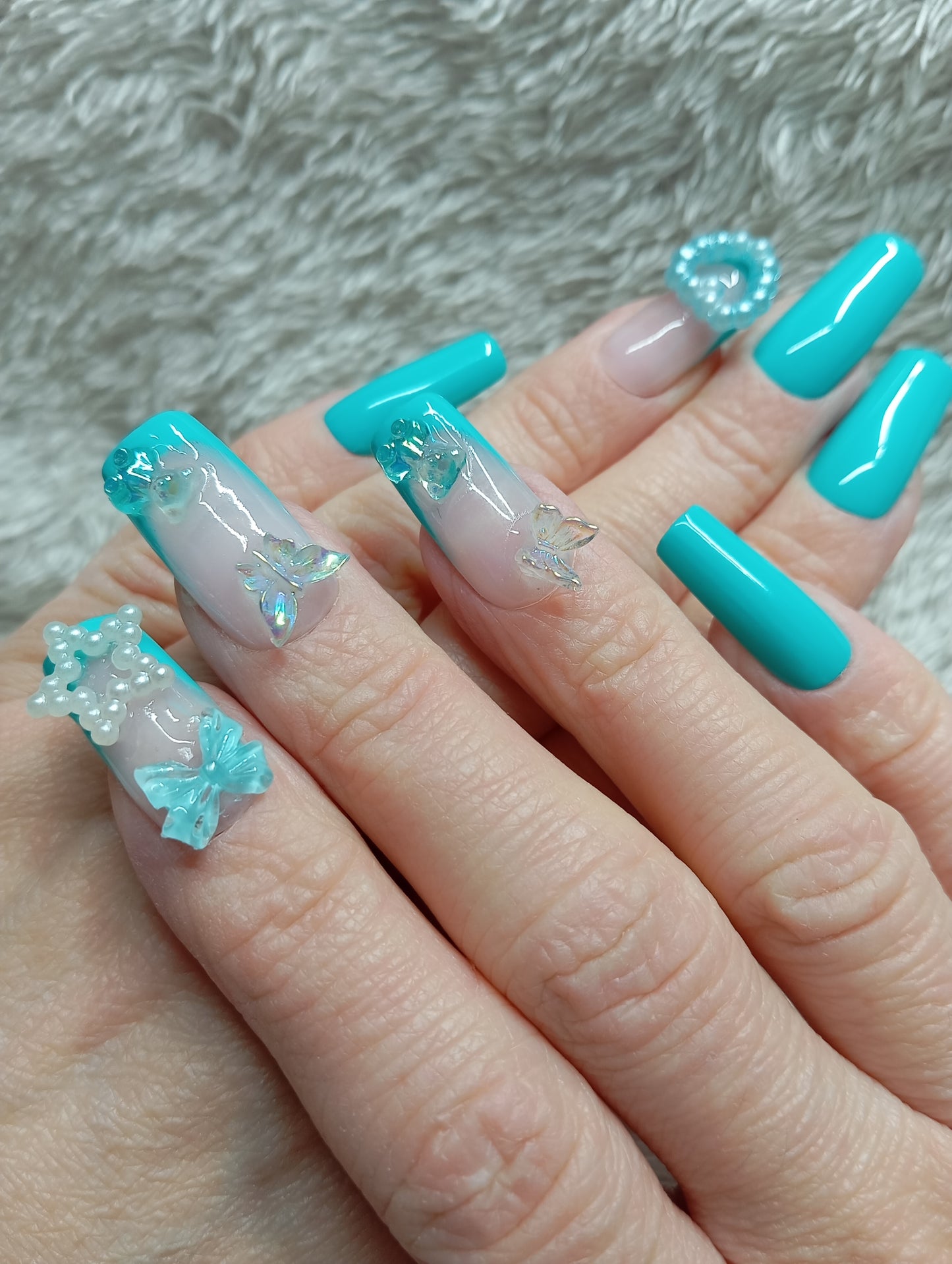 Press on nails Lagoon Pearl