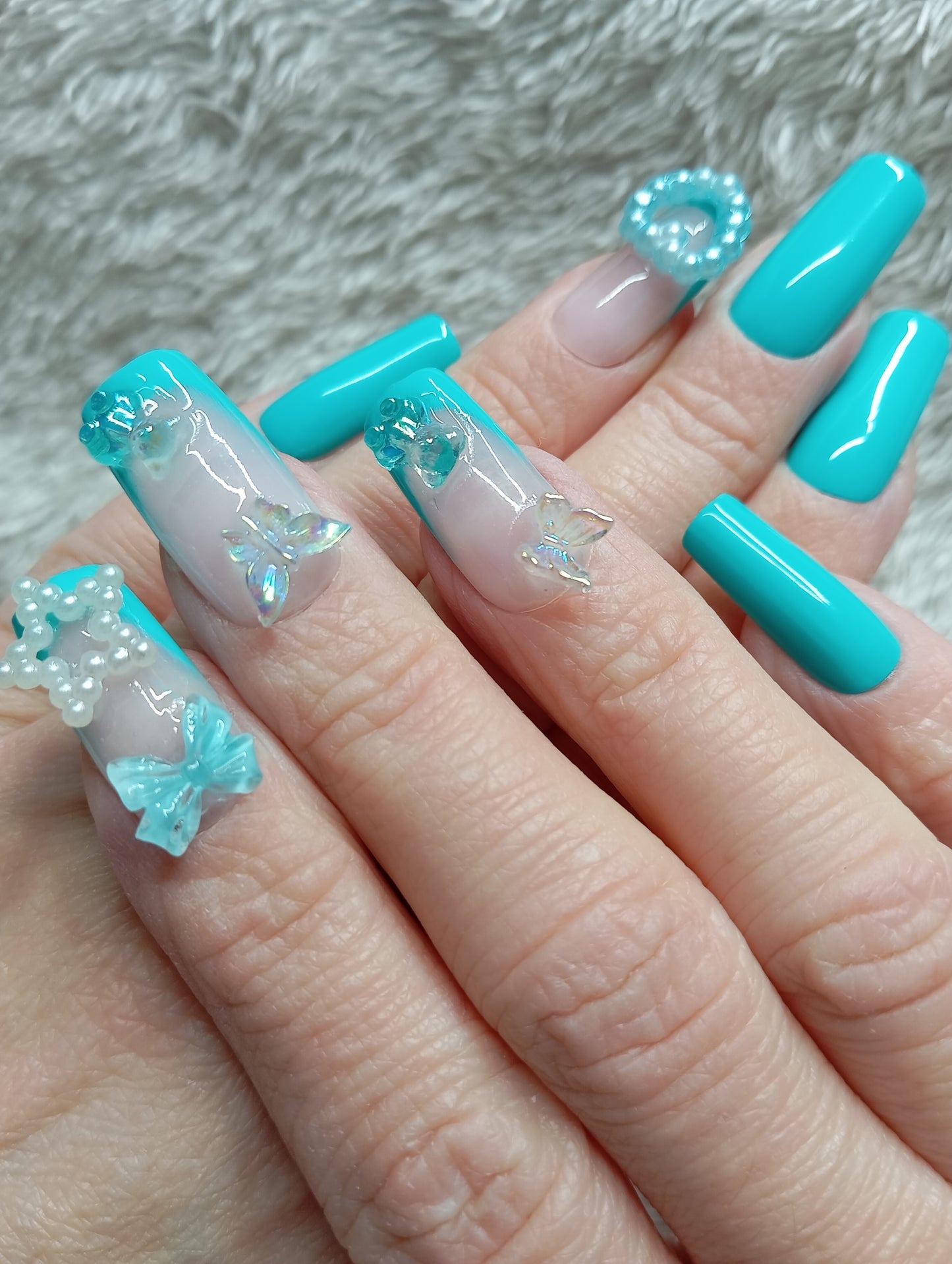 Press on nails Lagoon Pearl
