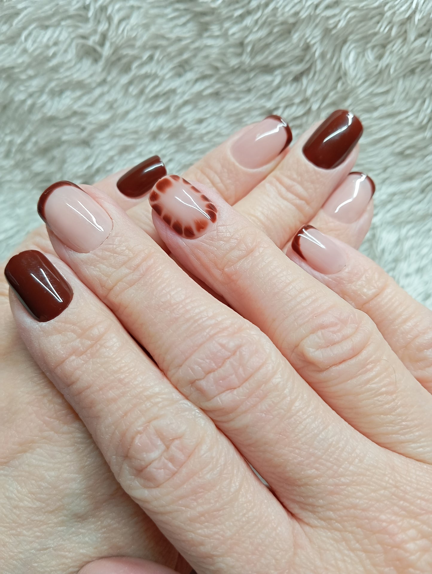 Press On Nails – Chocolate Nude French