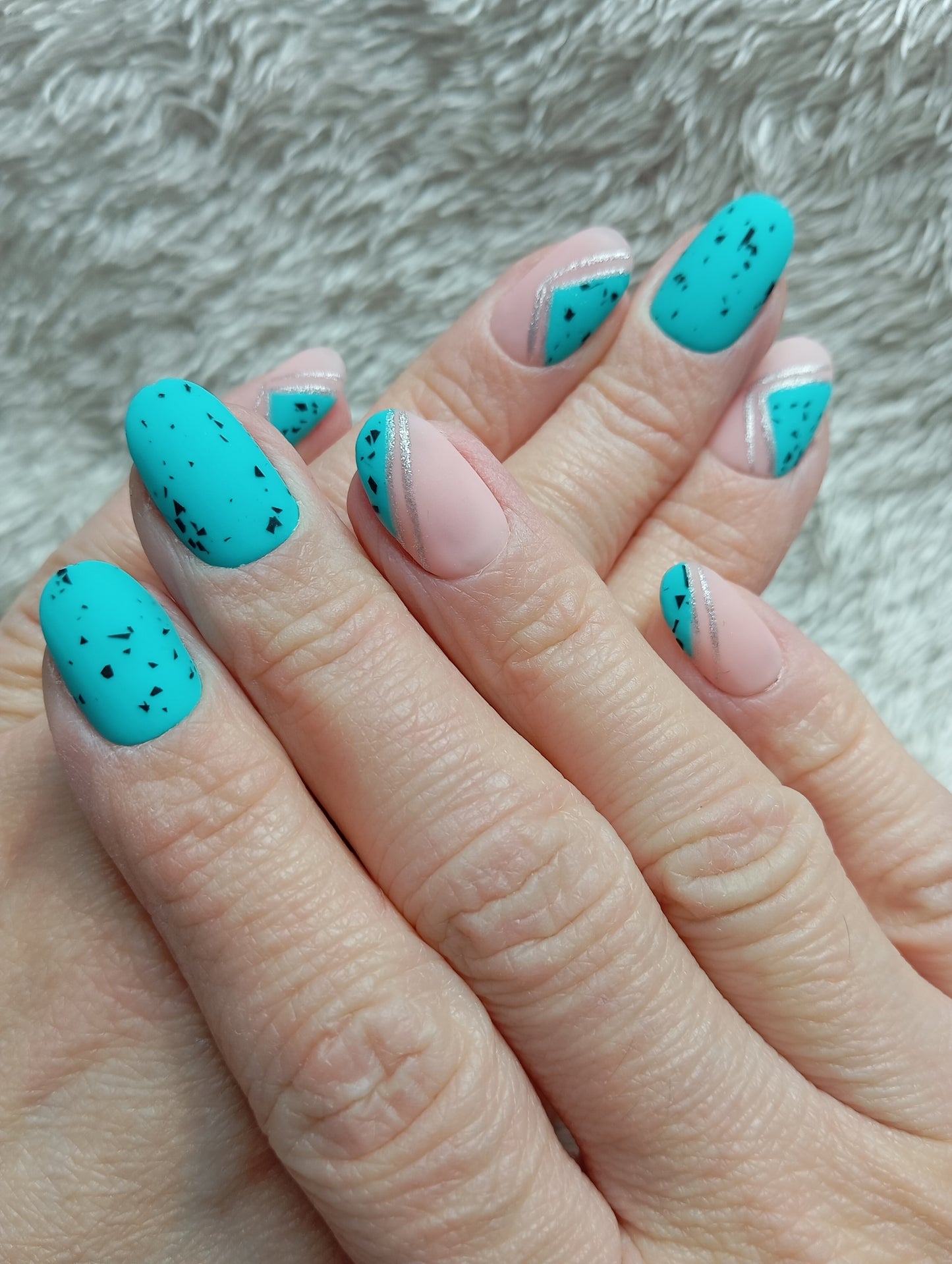 💅 Press-On Nails – Turquoise Graphique