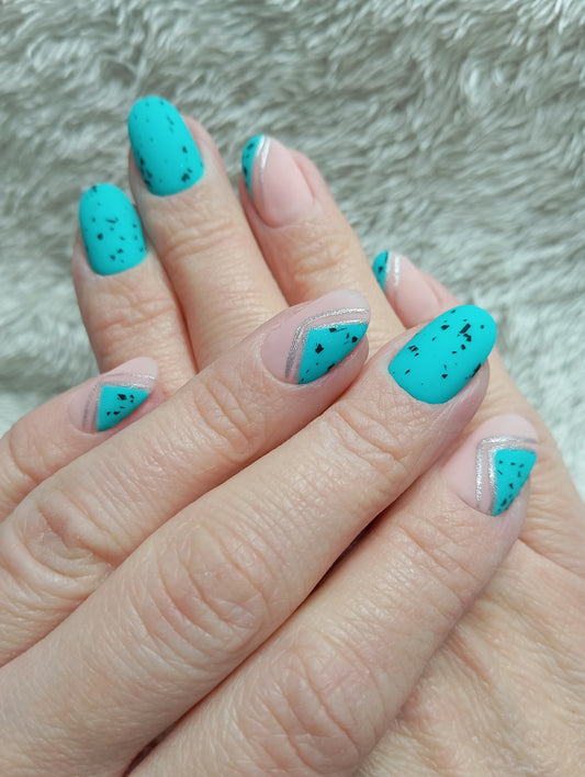 💅 Press-On Nails – Turquoise Graphique