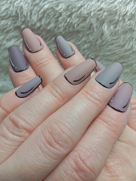 Press on nails 🖤 Minimal Chic