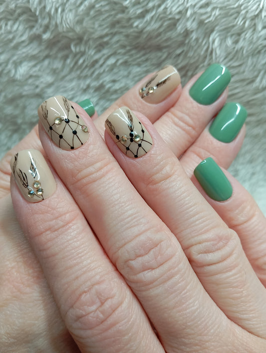 Press on nails 🪶 Mint Feather Elegance